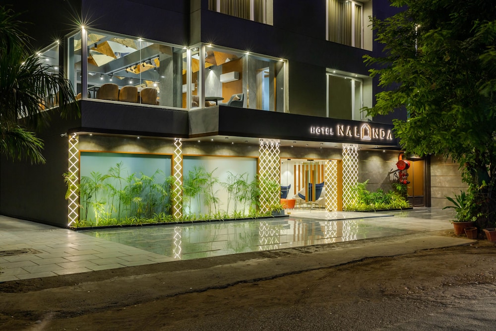 Nalanda Hotel 4/63