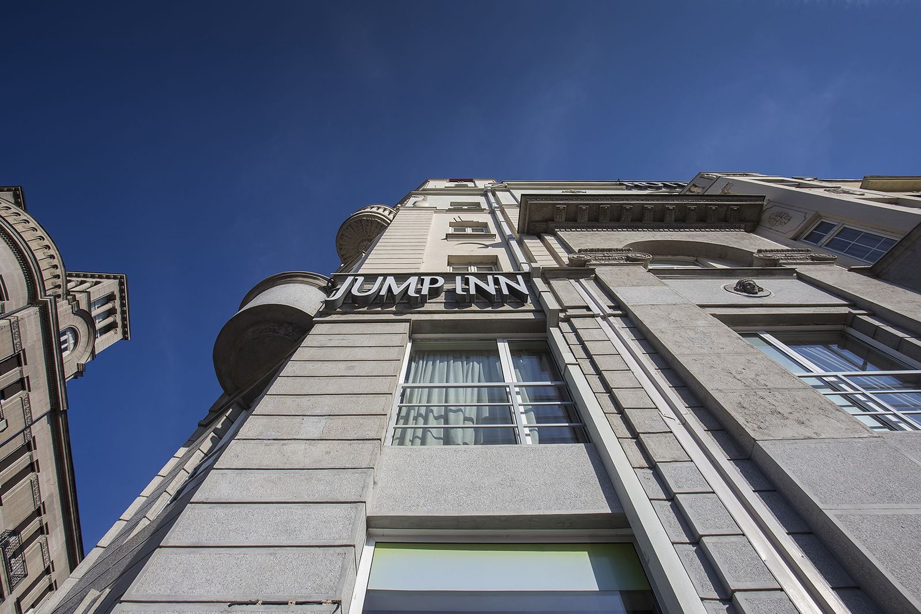 Jump INN Hotel 3/38