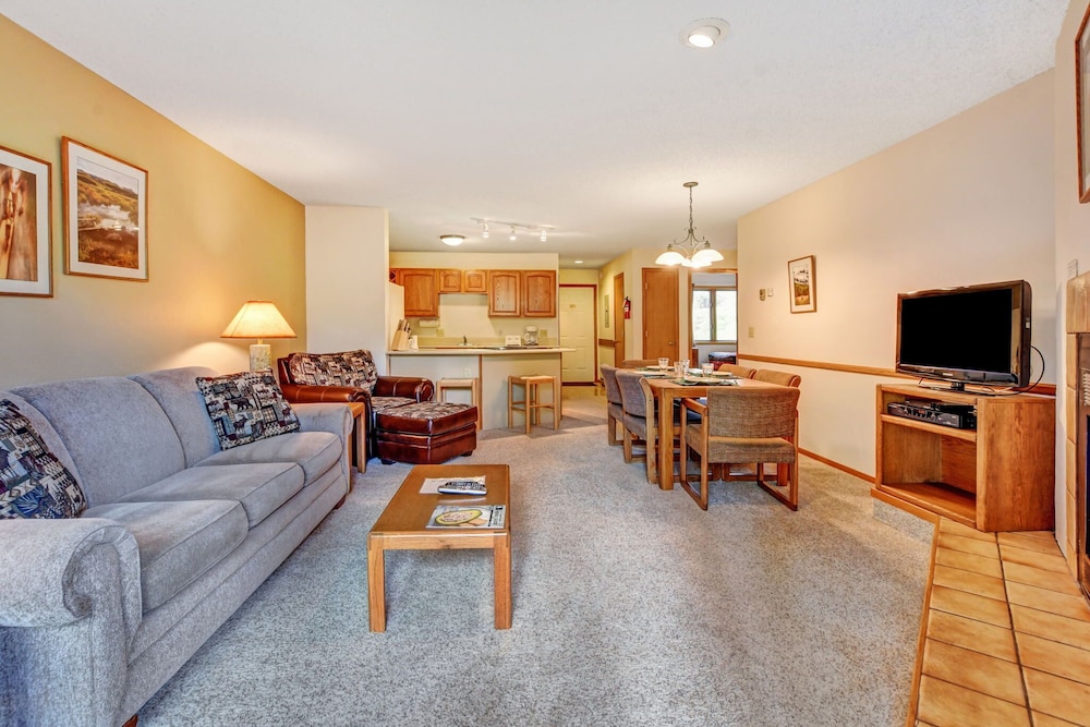 Indian Peaks Resort 31/50