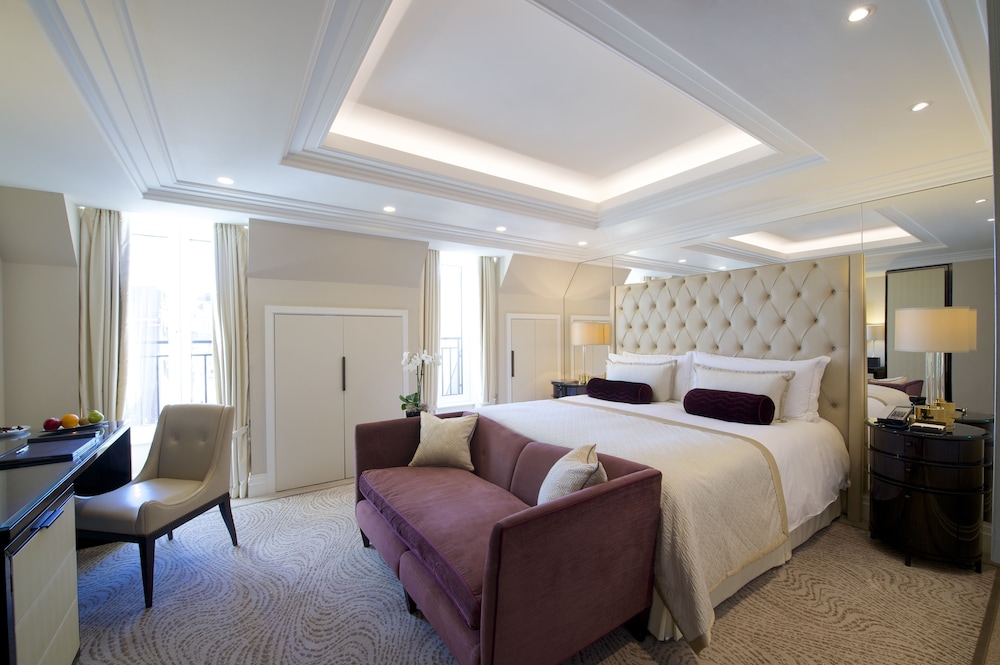 EXECUTIVE, KING BED