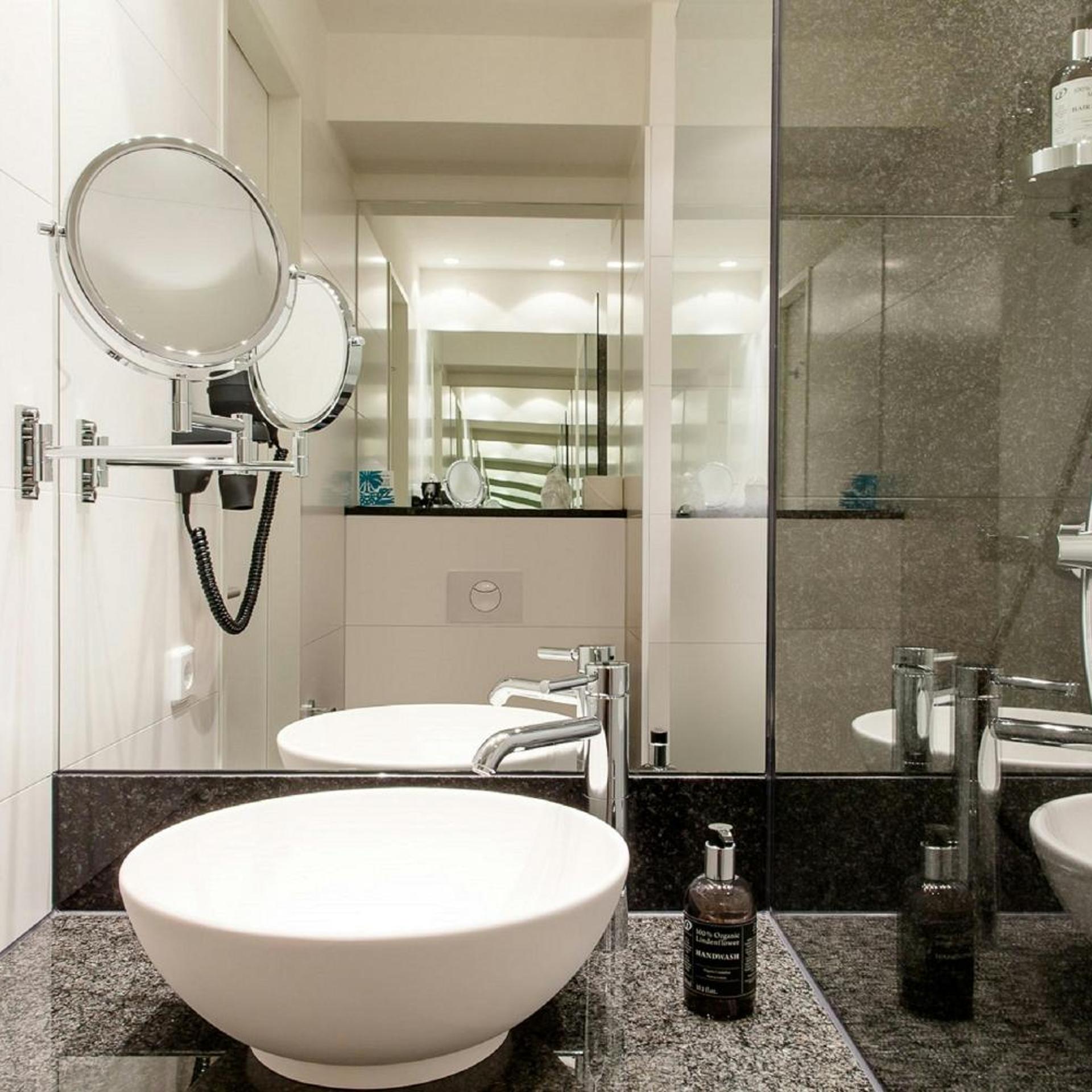 Superior, Double Bed, Balcony, Motel One Wienprater 6/6