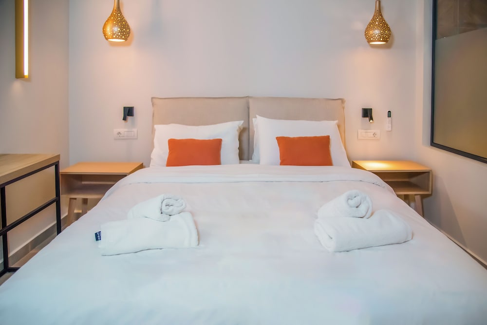SUPERIOR, DOUBLE BED