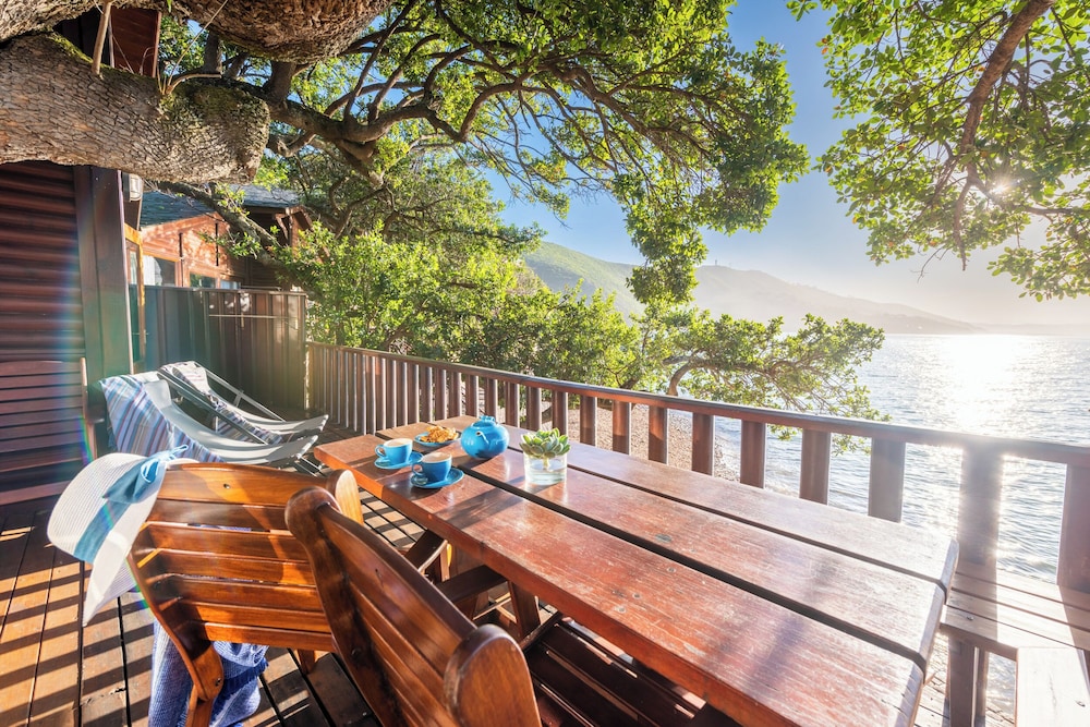 Under Milkwood Resort 19/49