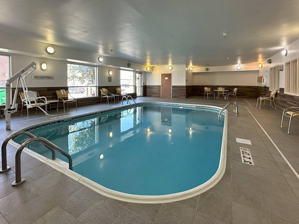 Country Inn & Suites by Radisson, Bismarck-Mandan 37/47