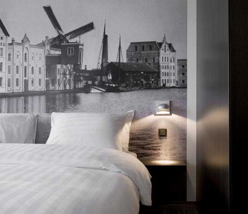 Classic, Deluxe, Twin Beds