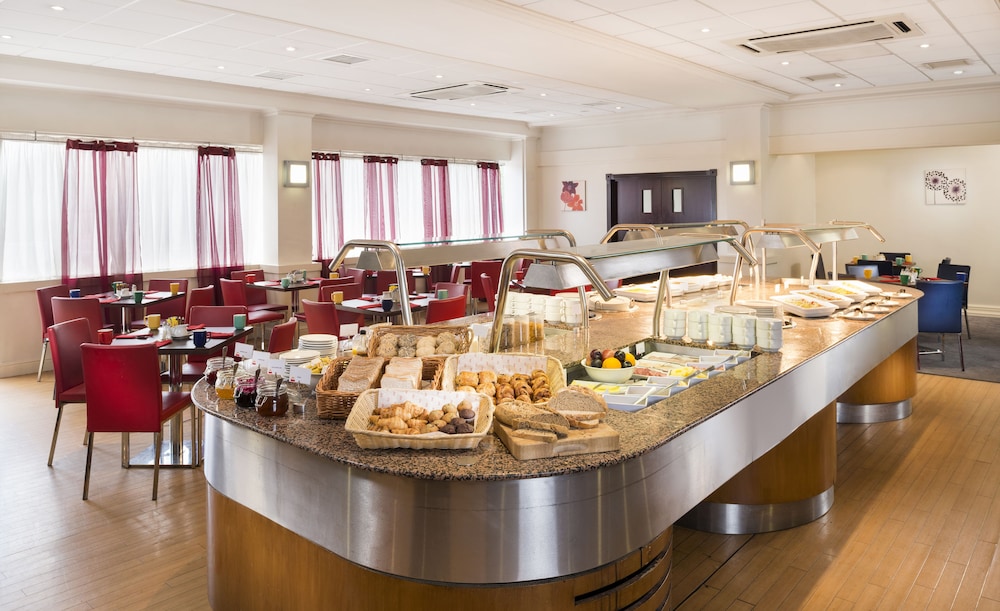 Mercure Cardiff North Hotel 34/50