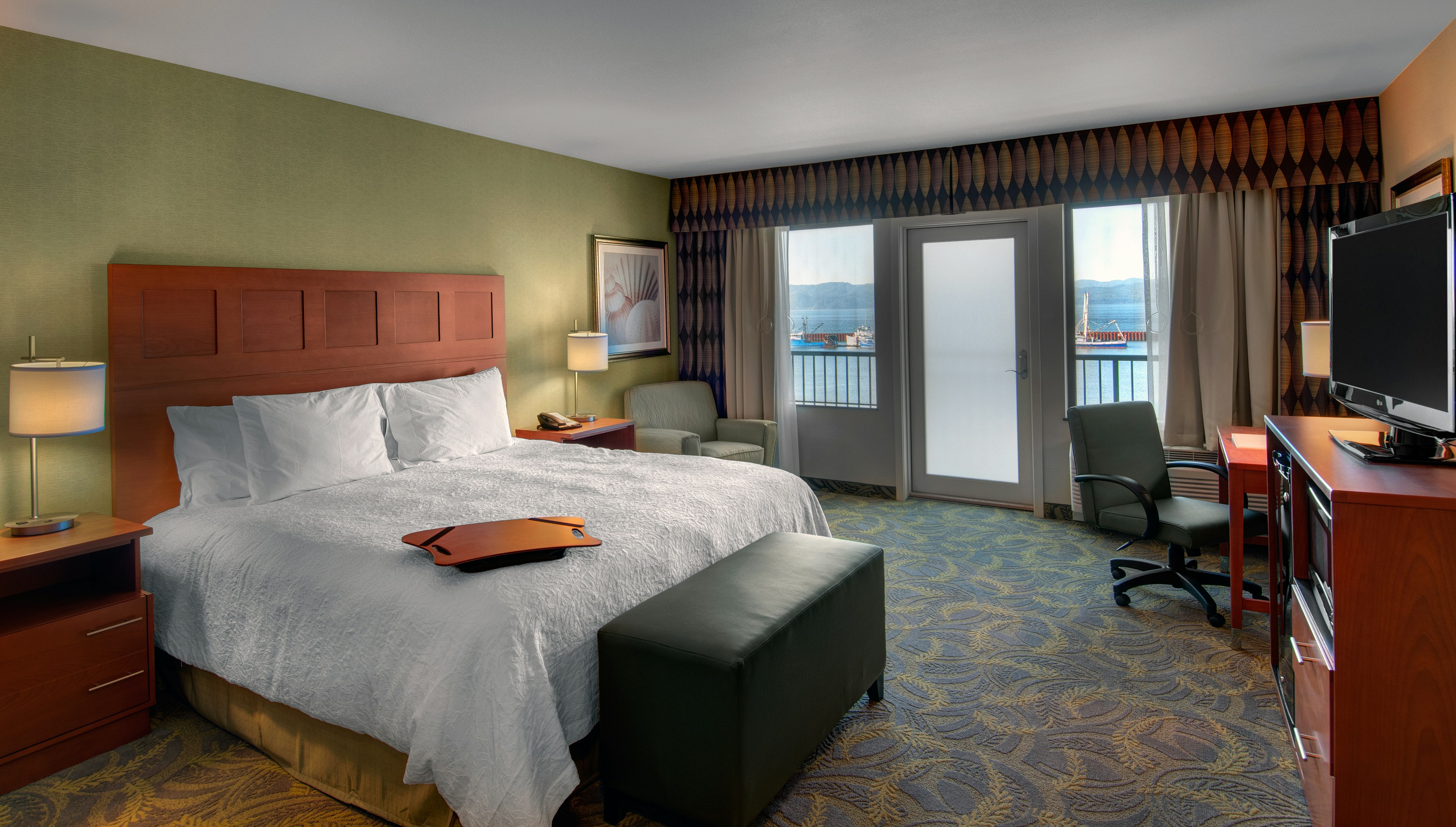 HAMPTON INN AND SUITES ASTORIA 11/39