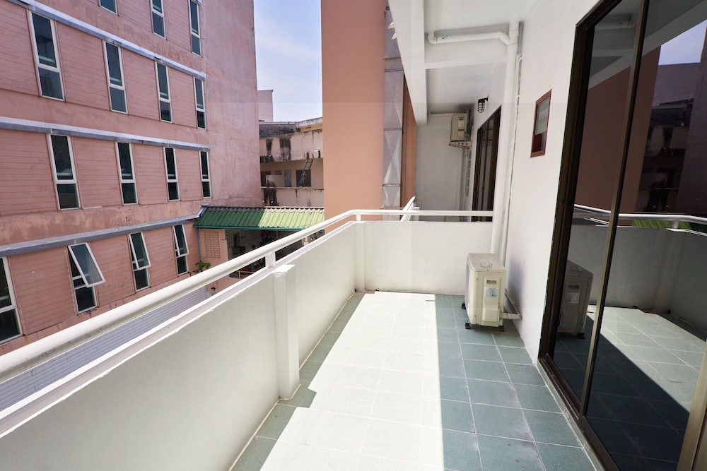 Lime Hotel Patong 6/50