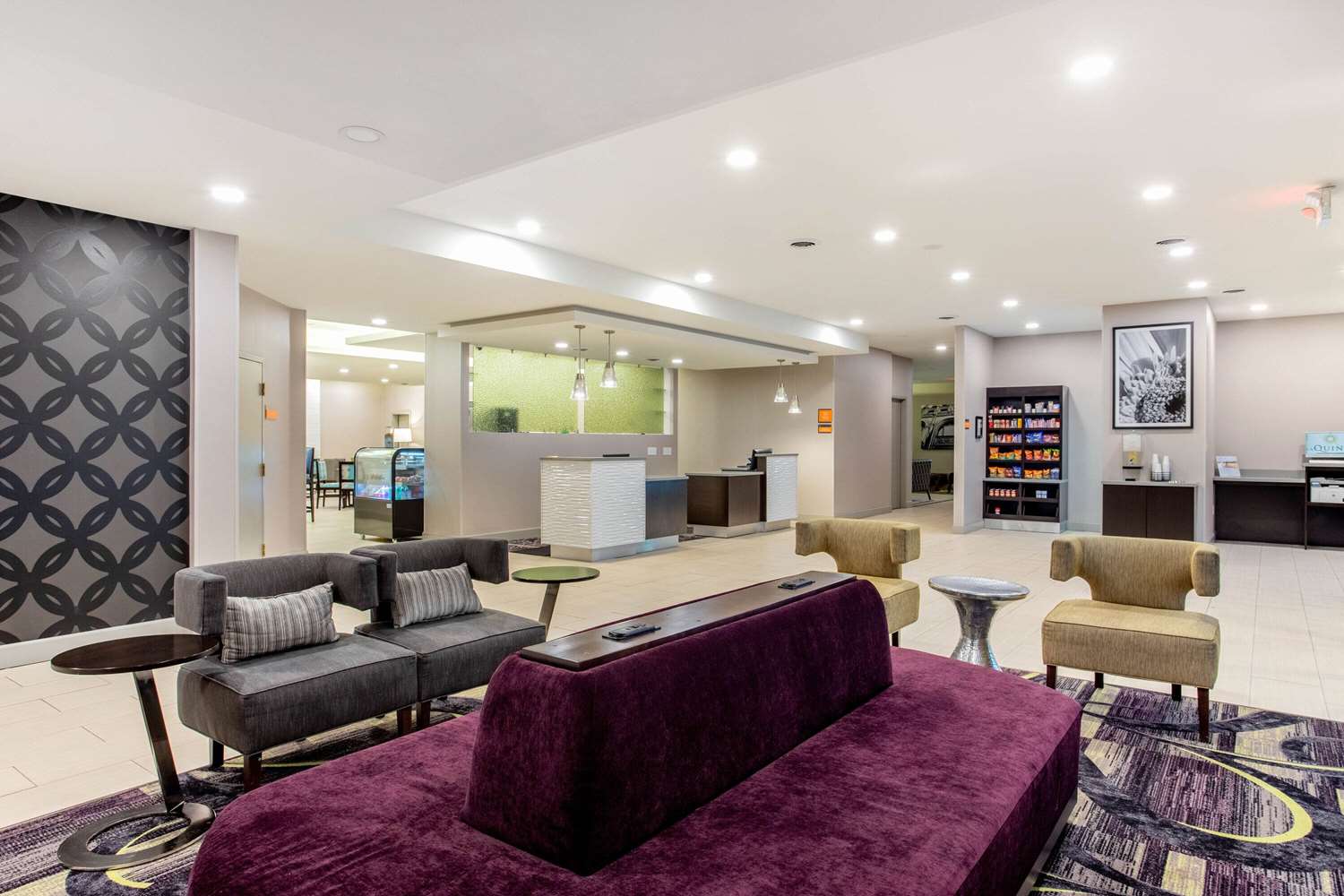 La Quinta Inn & Suites by Wyndham Indianapolis South 26/46