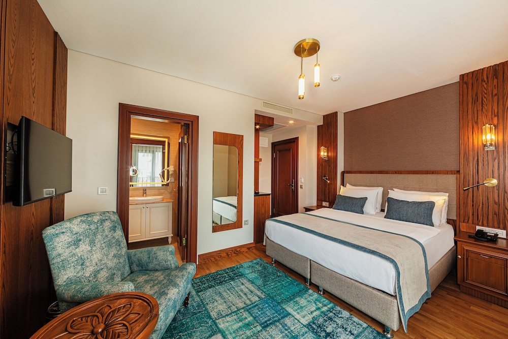 Triton Hotel 22/60