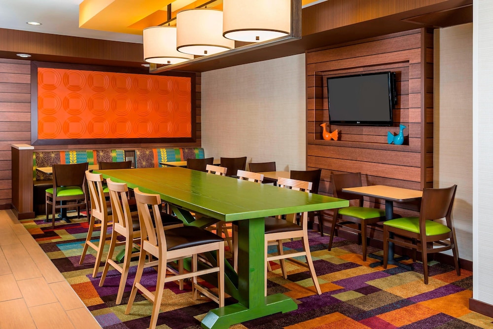 Fairfield Inn Muncie 19/23