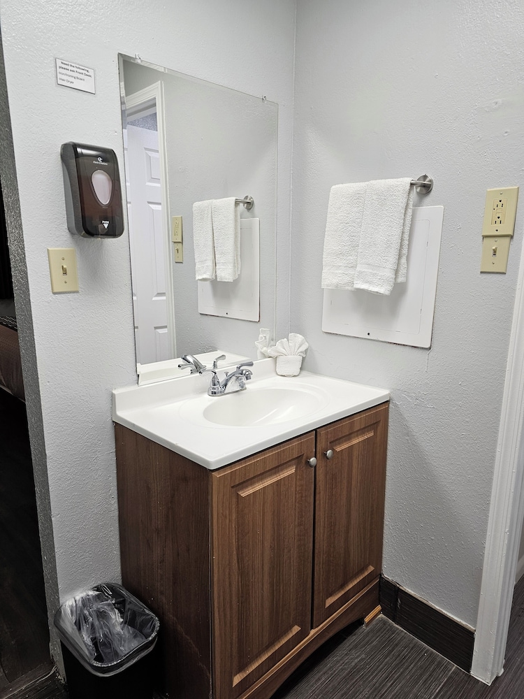 Canyon Inn Motel By Flagstaff Route-66 56/57