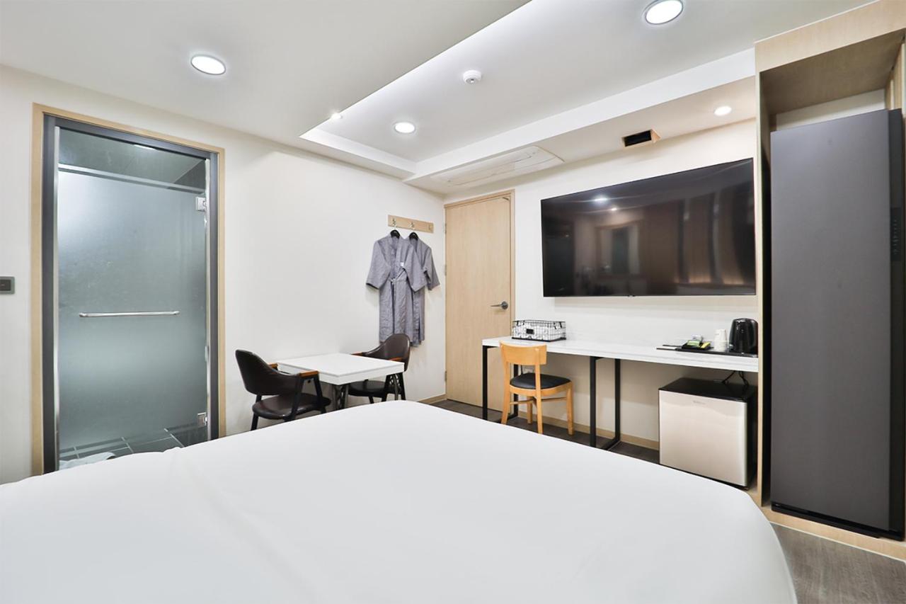 Deluxe, Double Bed