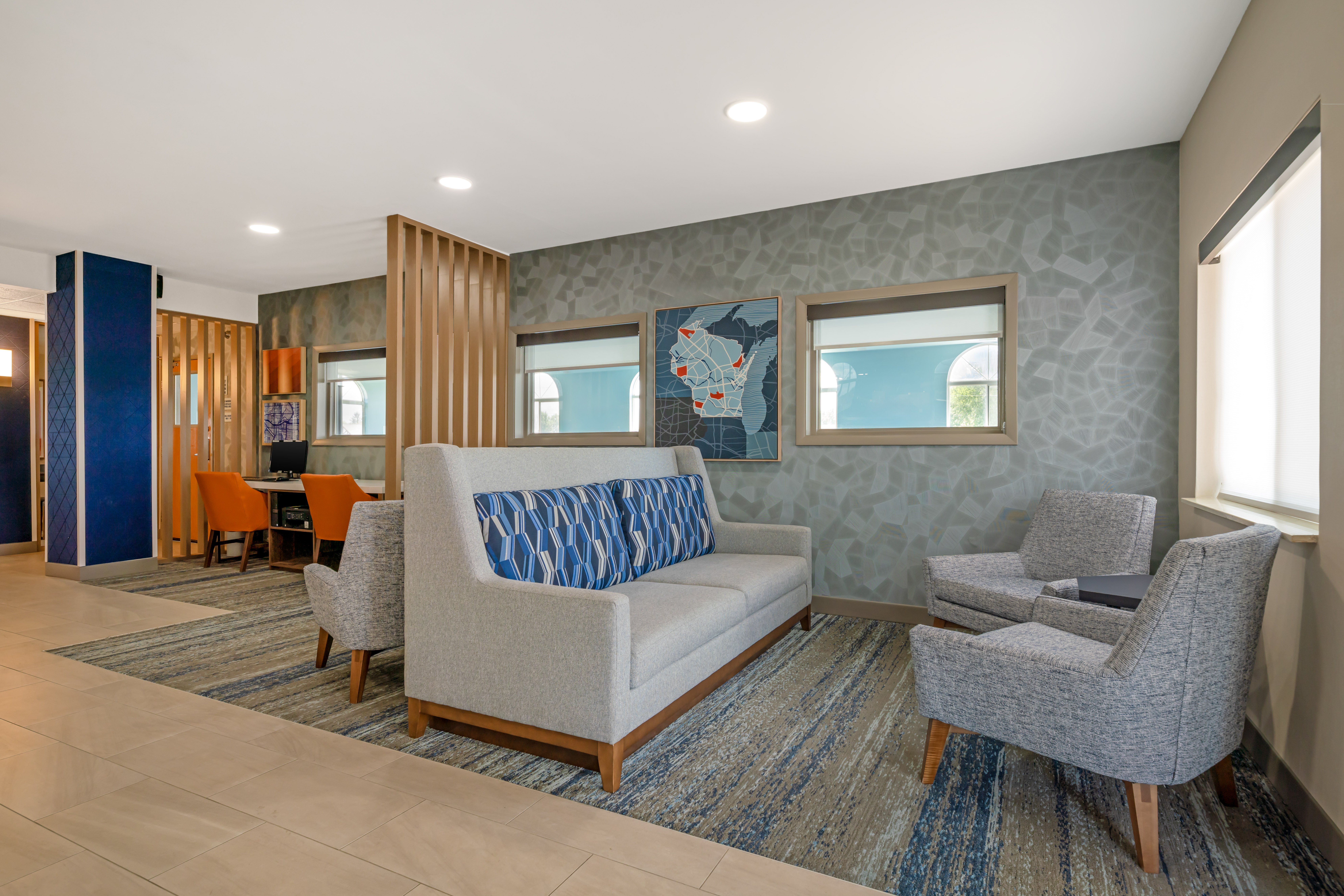 Holiday Inn Express Deforest Madison Area, an IHG Hotel 46/65