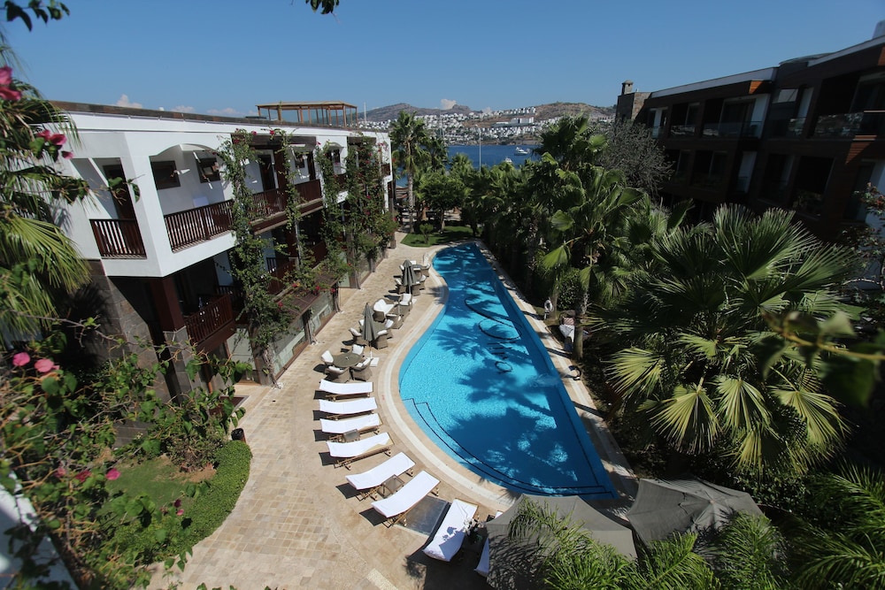 Olira Boutique Hotel & Spa 52/55