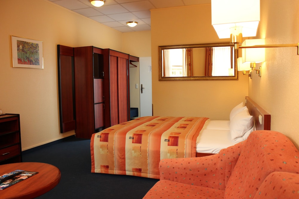 Hotel Cabo 10/60