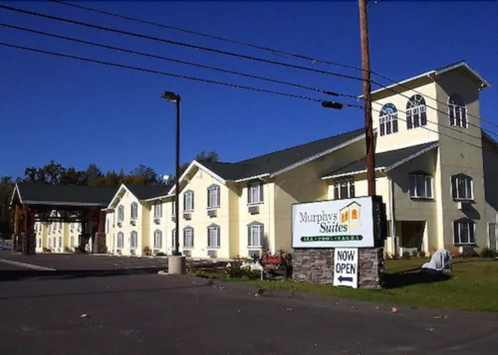 Murphys Suites 4/66