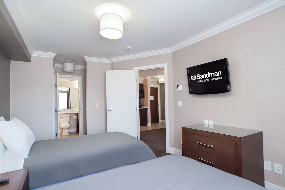 Sandman Hotel & Suites Abbotsford 9/36
