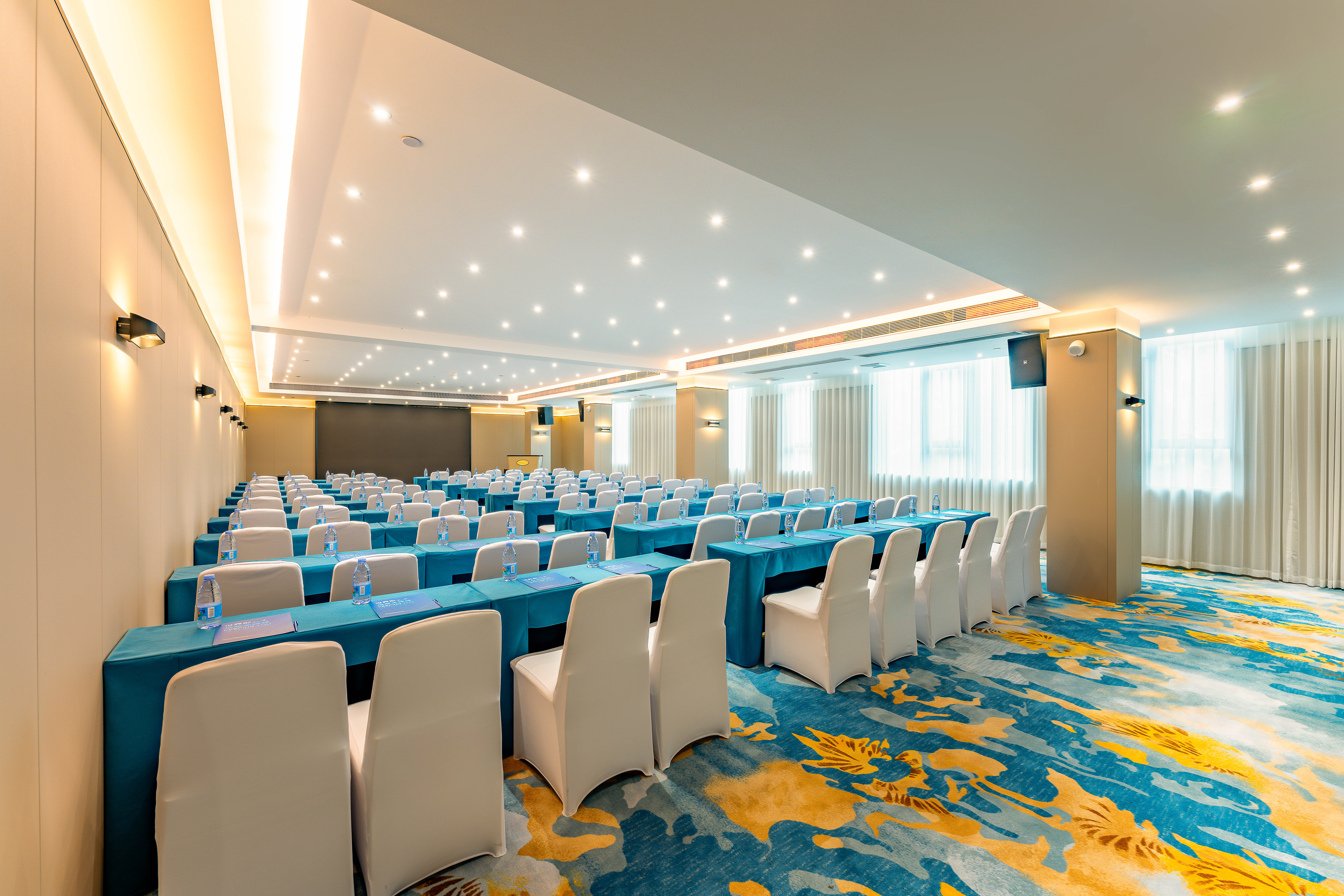 Holiday Inn Express Zhuhai Guishan Island 46/55