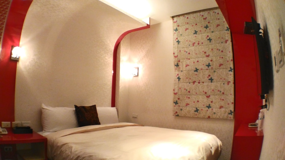 Lio Hotel Ximen 10/25