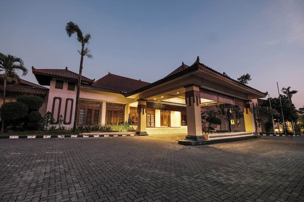 Loman Park Hotel Yogyakarta 2/50