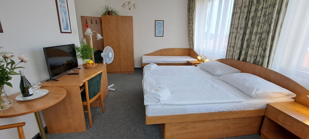 Legie Hotel 16/45