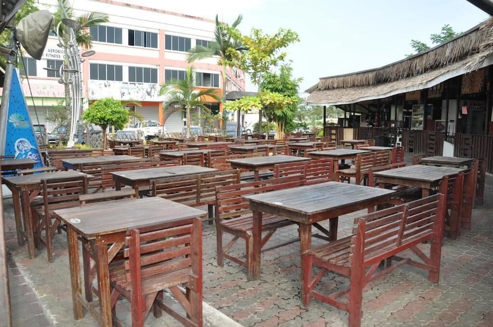 Salim Inn 36/51