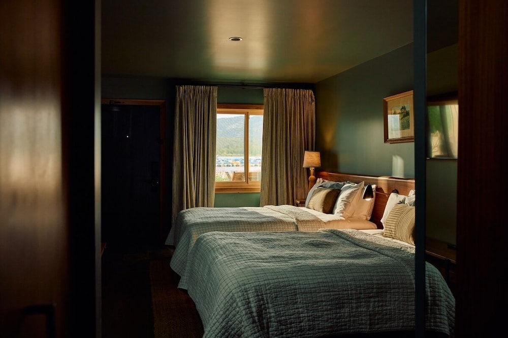 Room, 2 Queen Beds, Lake Side