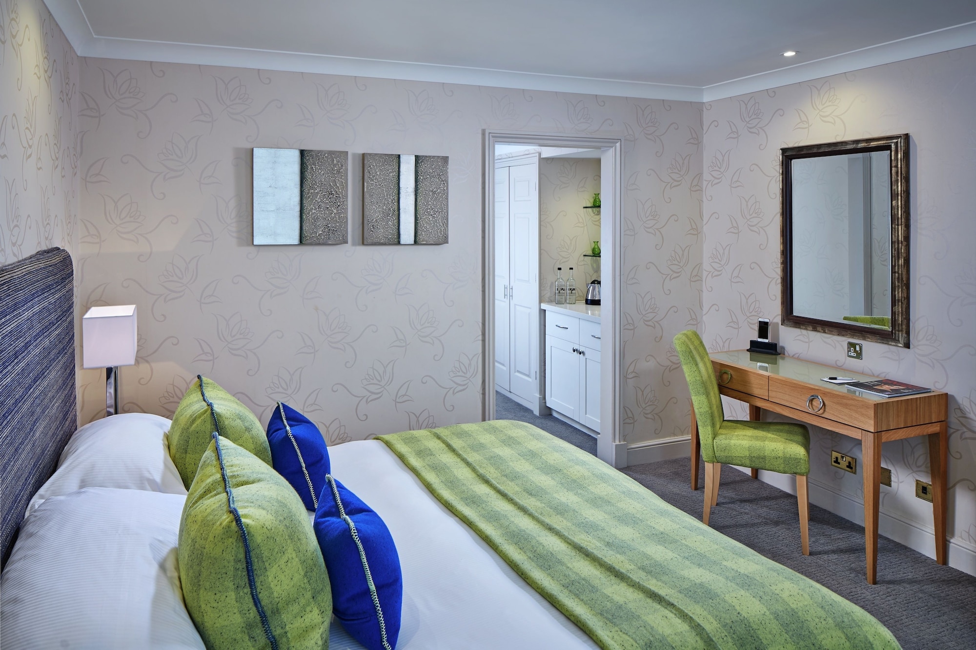 Comfy, Twin Beds, King Bed