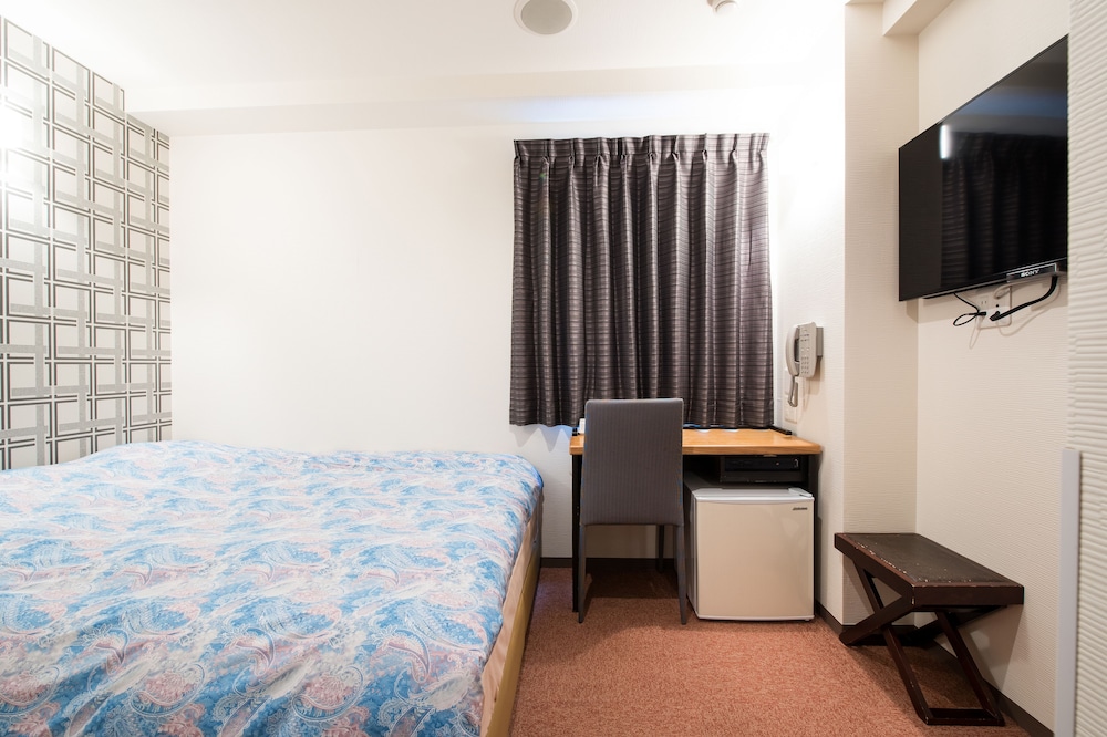 Yokohama Town Hotel 8/20