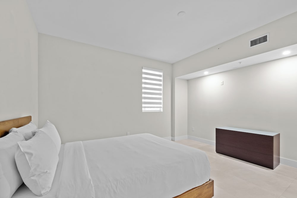 Provident Doral At the Blue Hotel 25/72