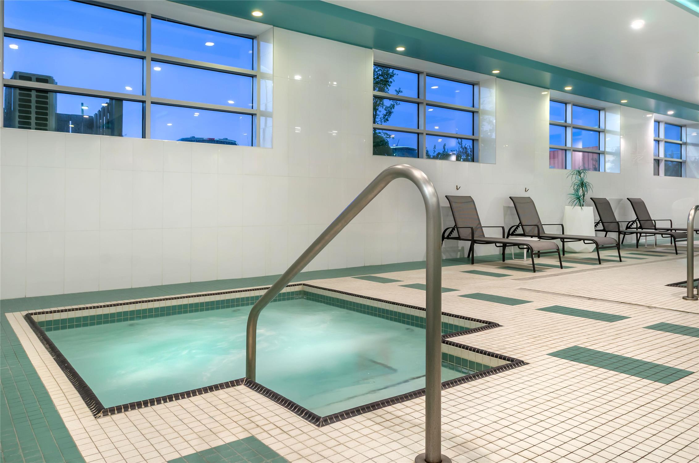 Executive Residency By Best Western Calgary City View North 33/59