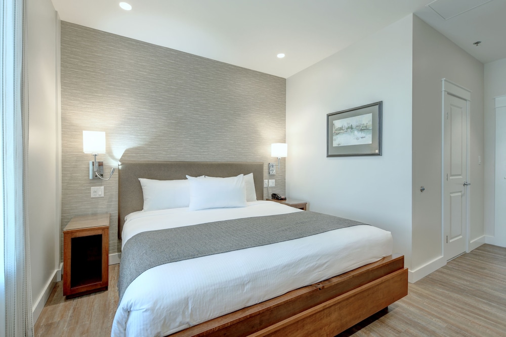 Strathcona Hotel 10/42