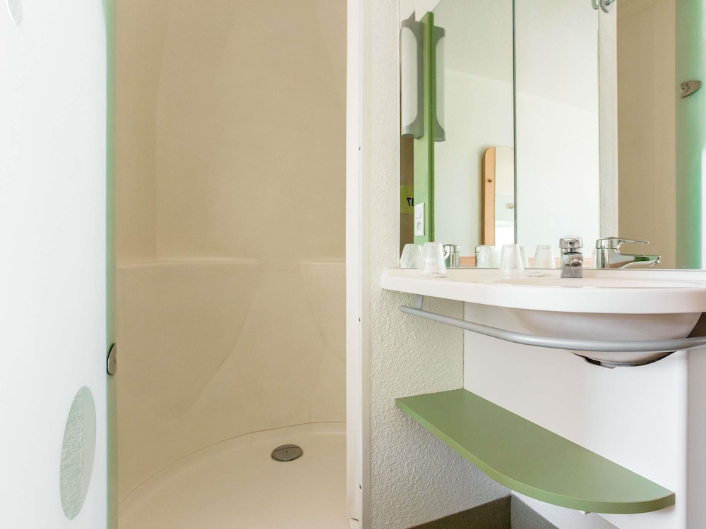 Ibis Budget Pau Est 68/71