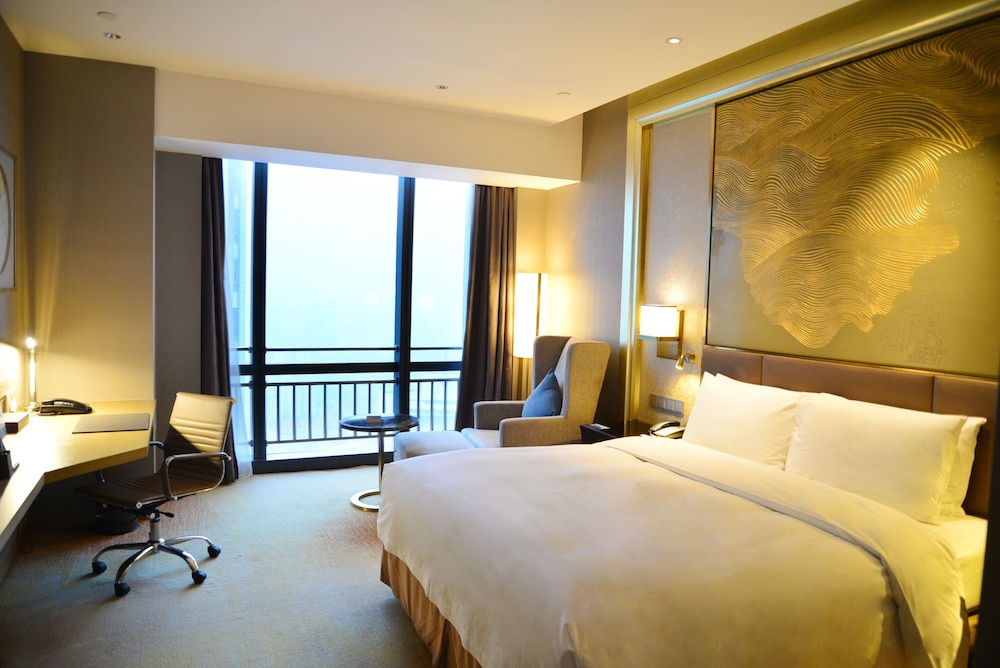 Hilton Yantai 12/64