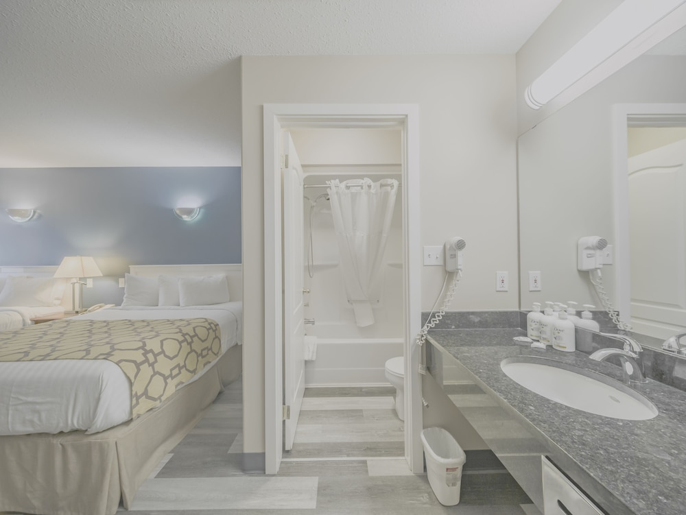 Baymont by Wyndham Hinton 46/48