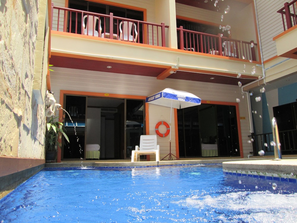 Mt Hotel 12/53