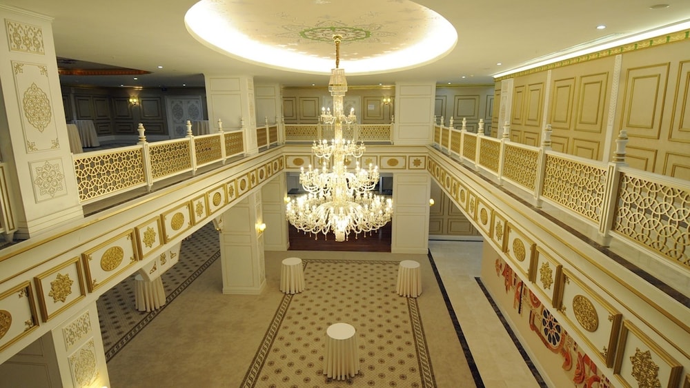 MEYRA PALACE 10/69
