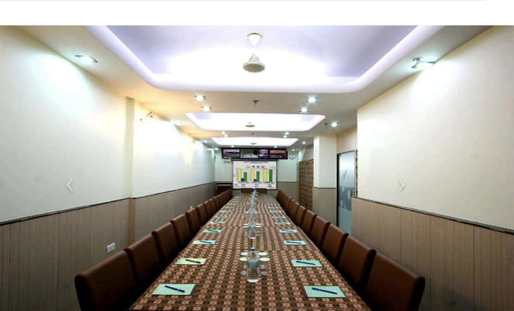 Aster Inn Hotel 32/37