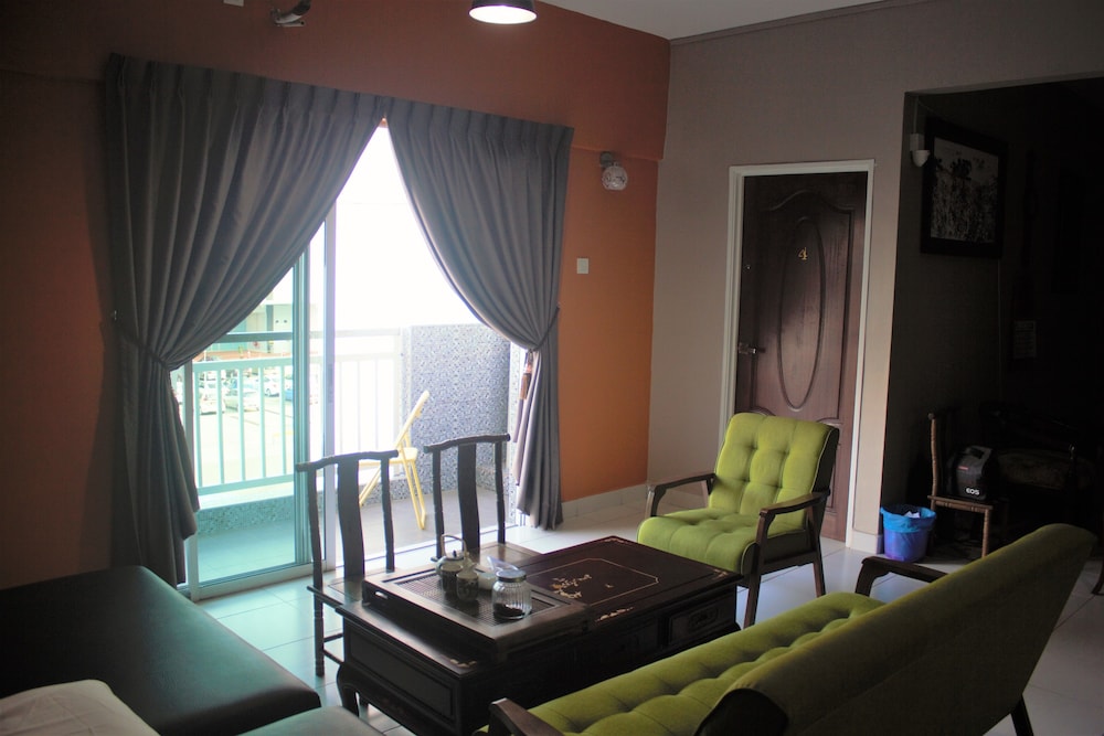 Aeon Tebrau Homestay & Hotel 49/62