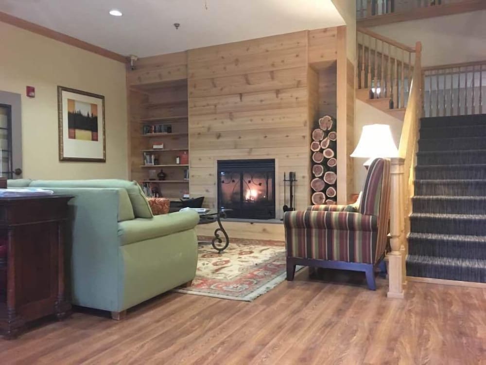 Country Inn & Suites by Radisson, Salina, KS 17/26