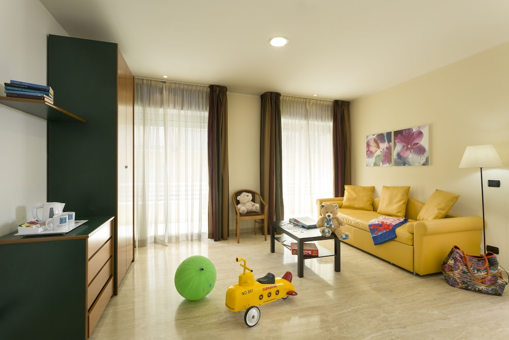 Astoria Suite Hotel 28/41