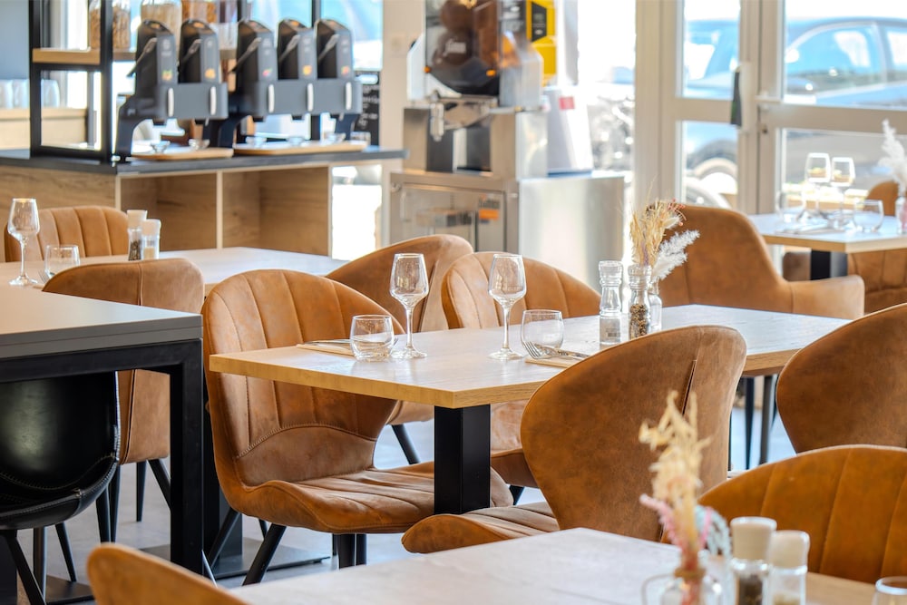 restaurant cafeteria