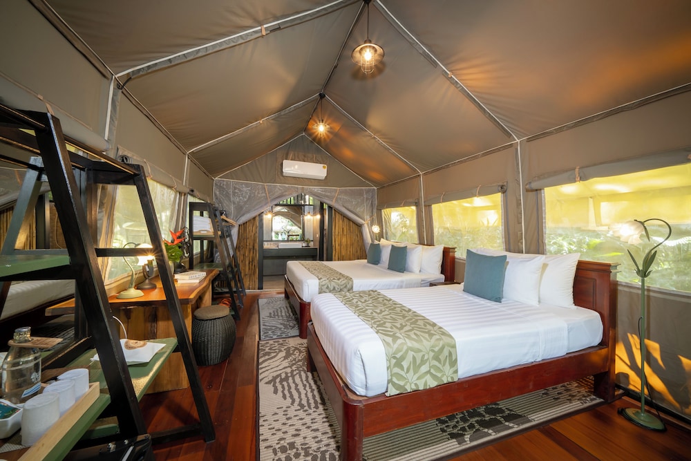 Hintok River Camp At Hellfire Pass 18/50