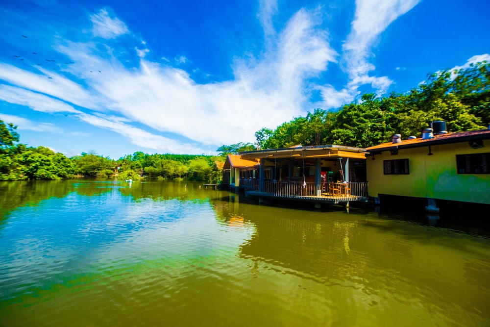 Lake Serenity Boutique Hotel 32/45