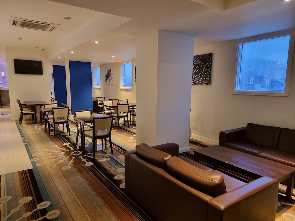 Holiday Inn Express Wakefield 27/48