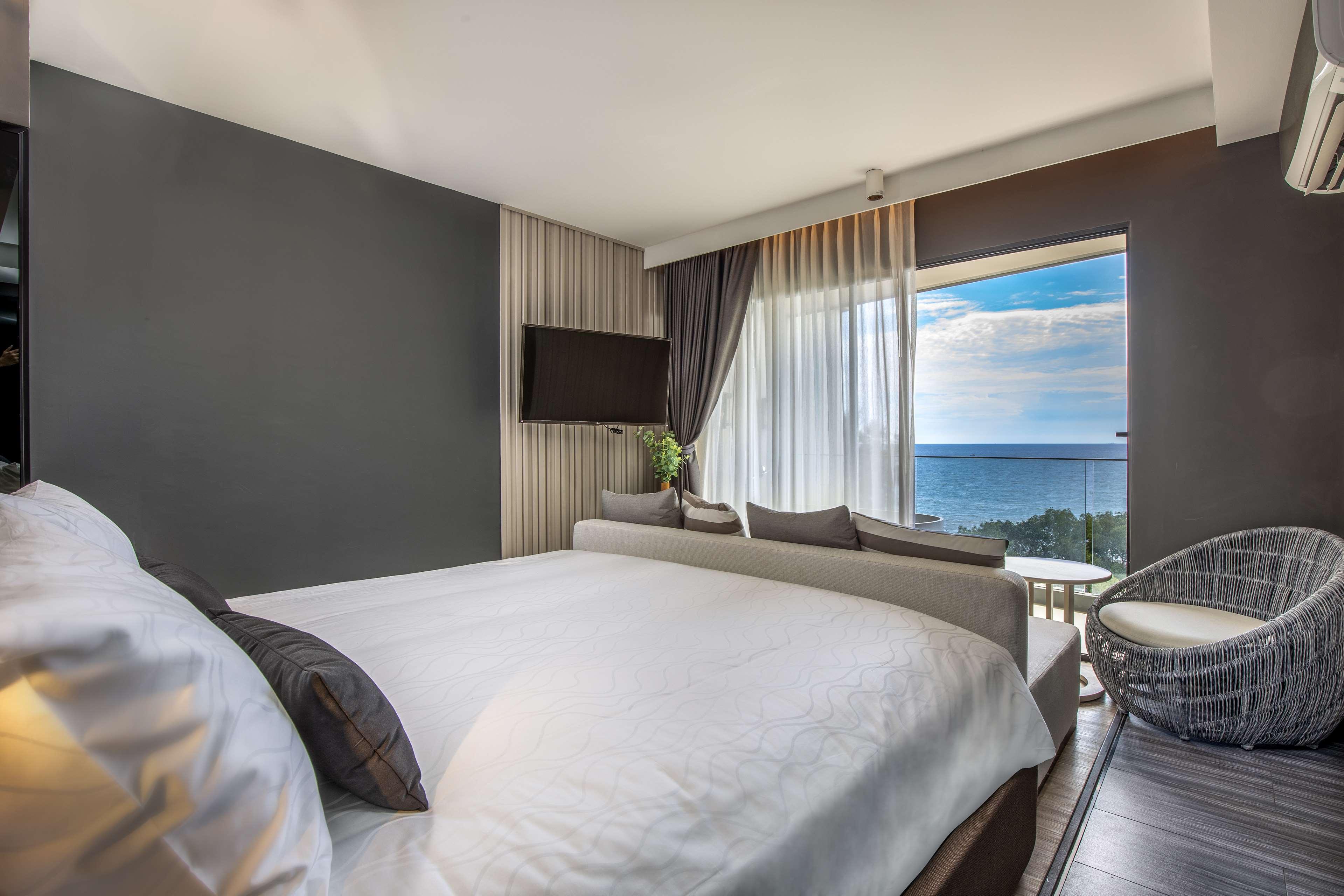 Garden, Executive, Bayphere Hotel Pattaya JC 7/10