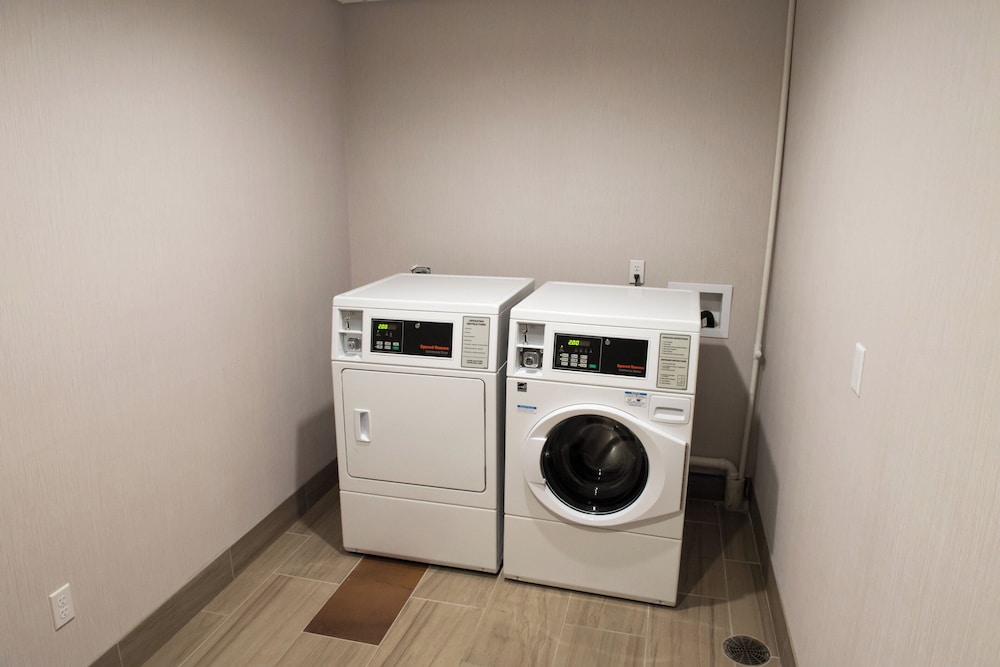 Holiday Inn Express & Suites Dayton North - Vandalia 31/50