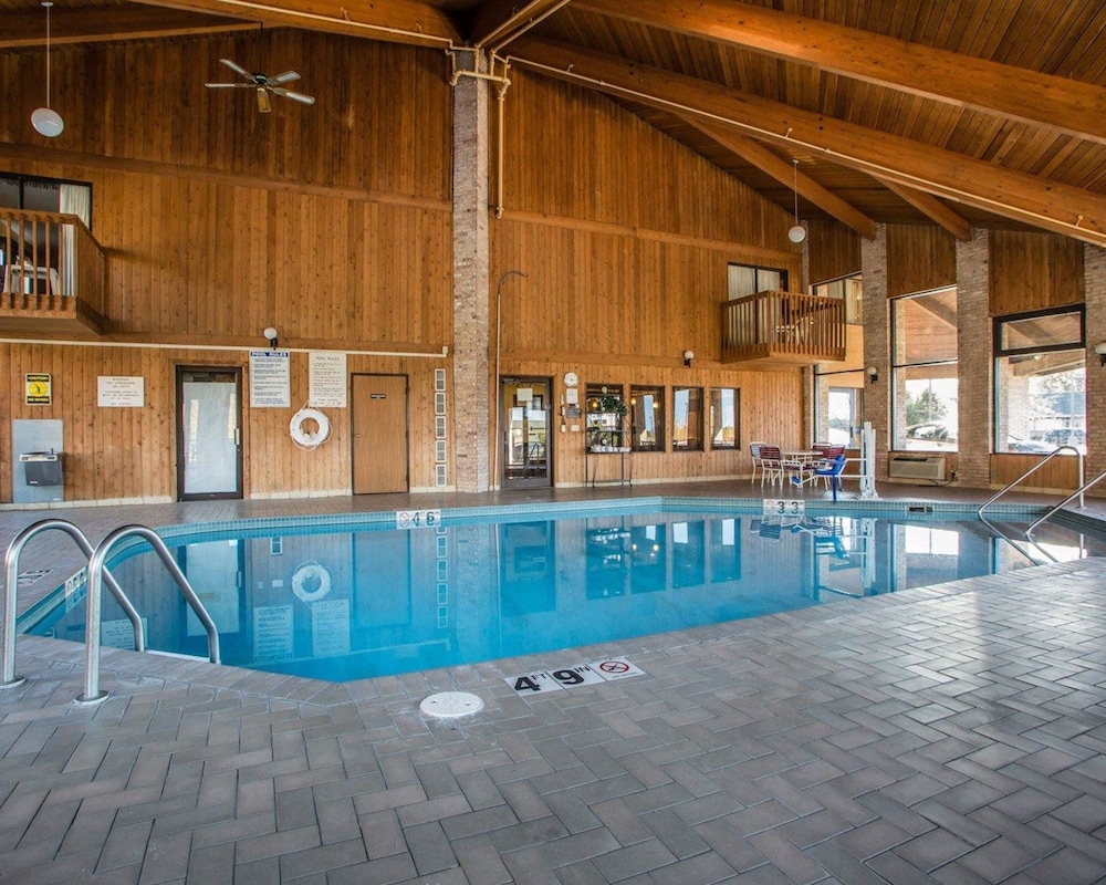 AmericInn by Wyndham Mosinee Central Wisconsin Airport 3/33