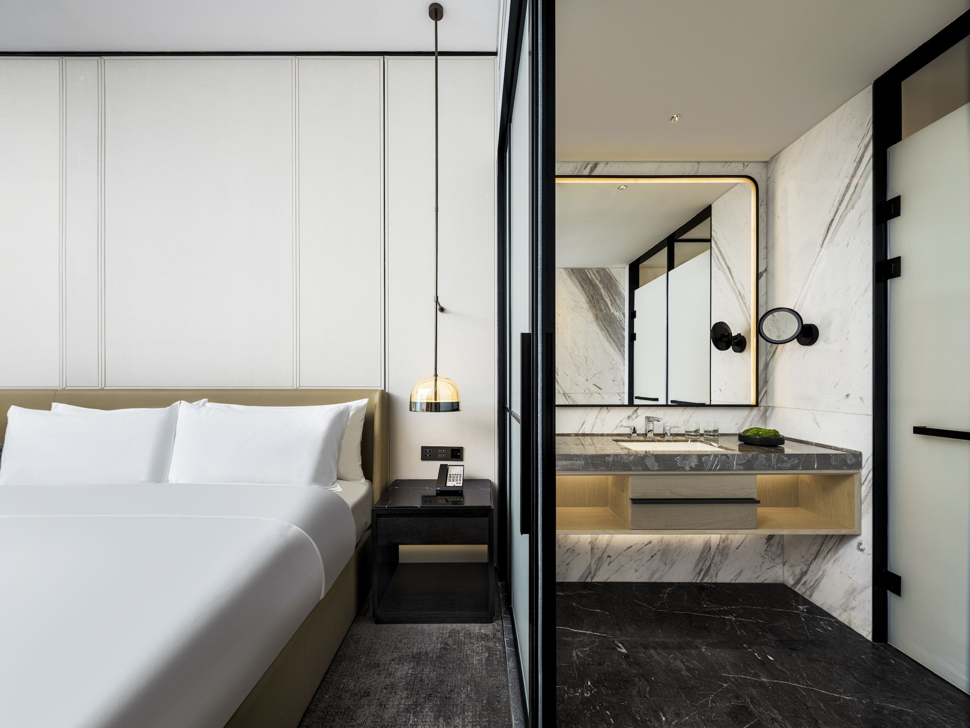غرفة ديلوكس بسرير كينج بإطلالة على البحيرة، Sheraton Chengdu Pidu 10/10